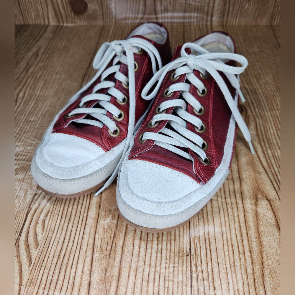 Sundance Women's Red Leather‎ Low Top Sneakers Size 7